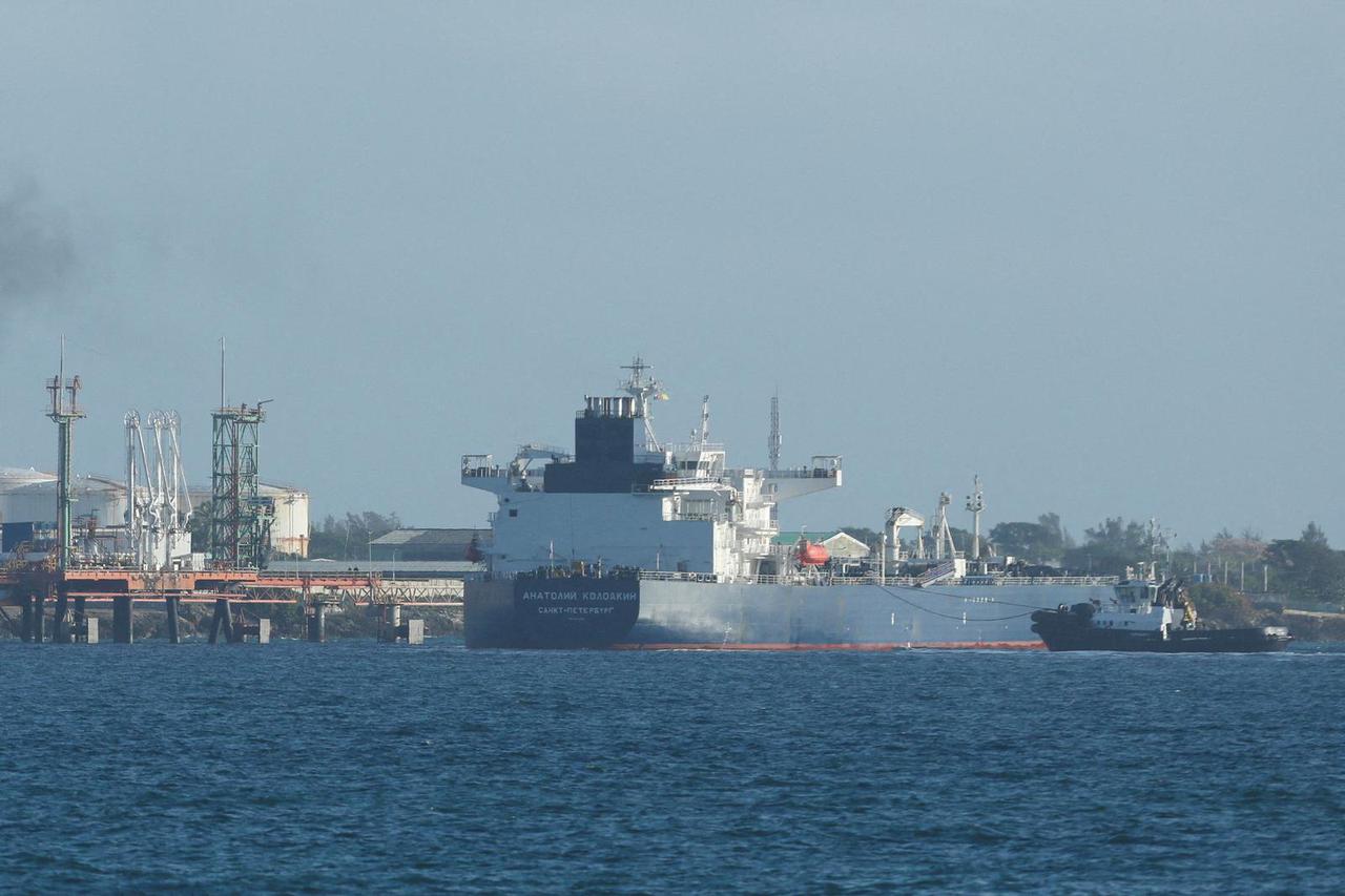 Russian oil tanker enters Cuban port of Matanzas