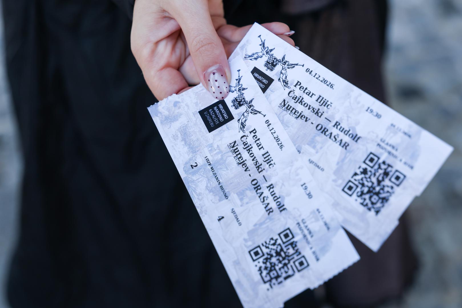 Ulaznice za svaku zimsku sezonu redovito se rasprodaju u rekordnom roku, što zorno svjedoči o nevjerojatnoj ljubavi zagrebačke publike prema ovoj magičnoj predstavi