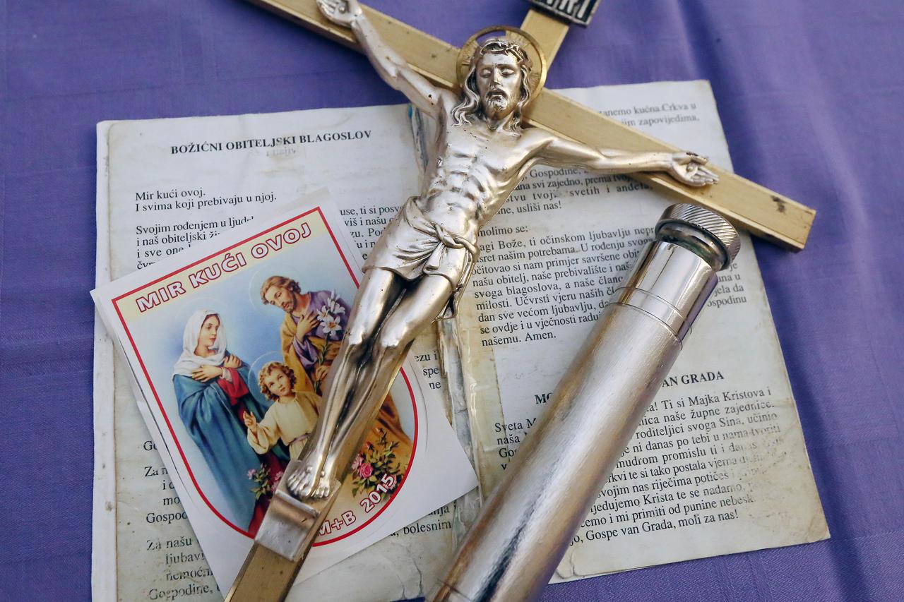 Hrvatski boži?ni obi?aj blagoslov domova i obitelji