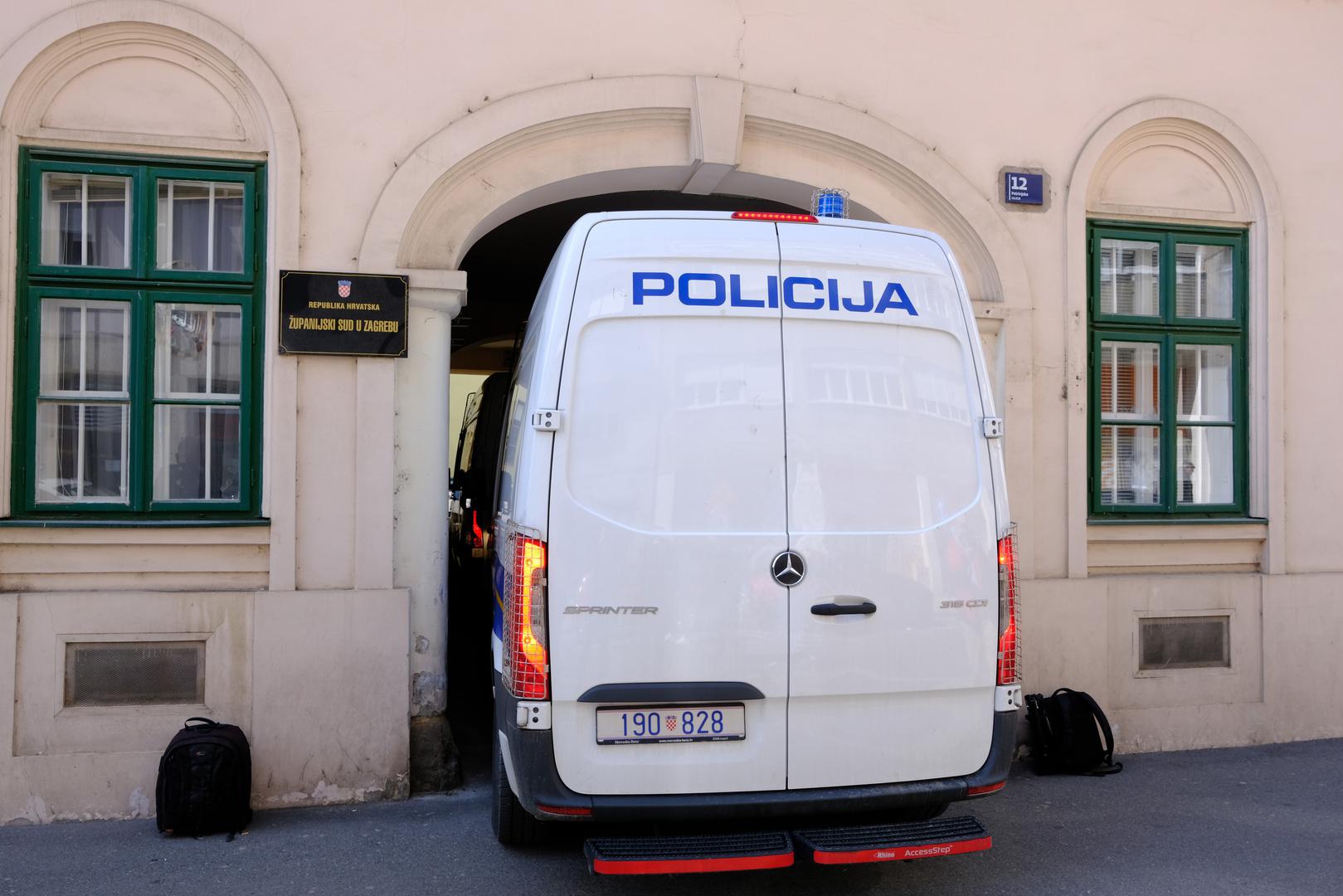 05.04.2023., Zagreb - Uhiceni u aferi Sortirnica dovedeni su u policijskim maricama na Zupanijski sud. Photo: Slaven Branislav Babic/PIXSELL