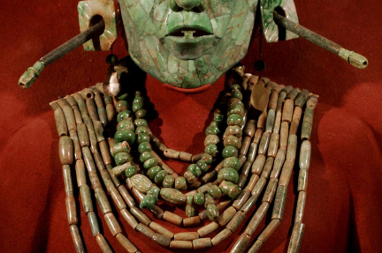 \'View of the jade mask of Mayan King Pakal, at the National Museum of Anthropology and History, in Mexico city, 28 September, 2007. Considered one of the most important museums of the world, the Nati