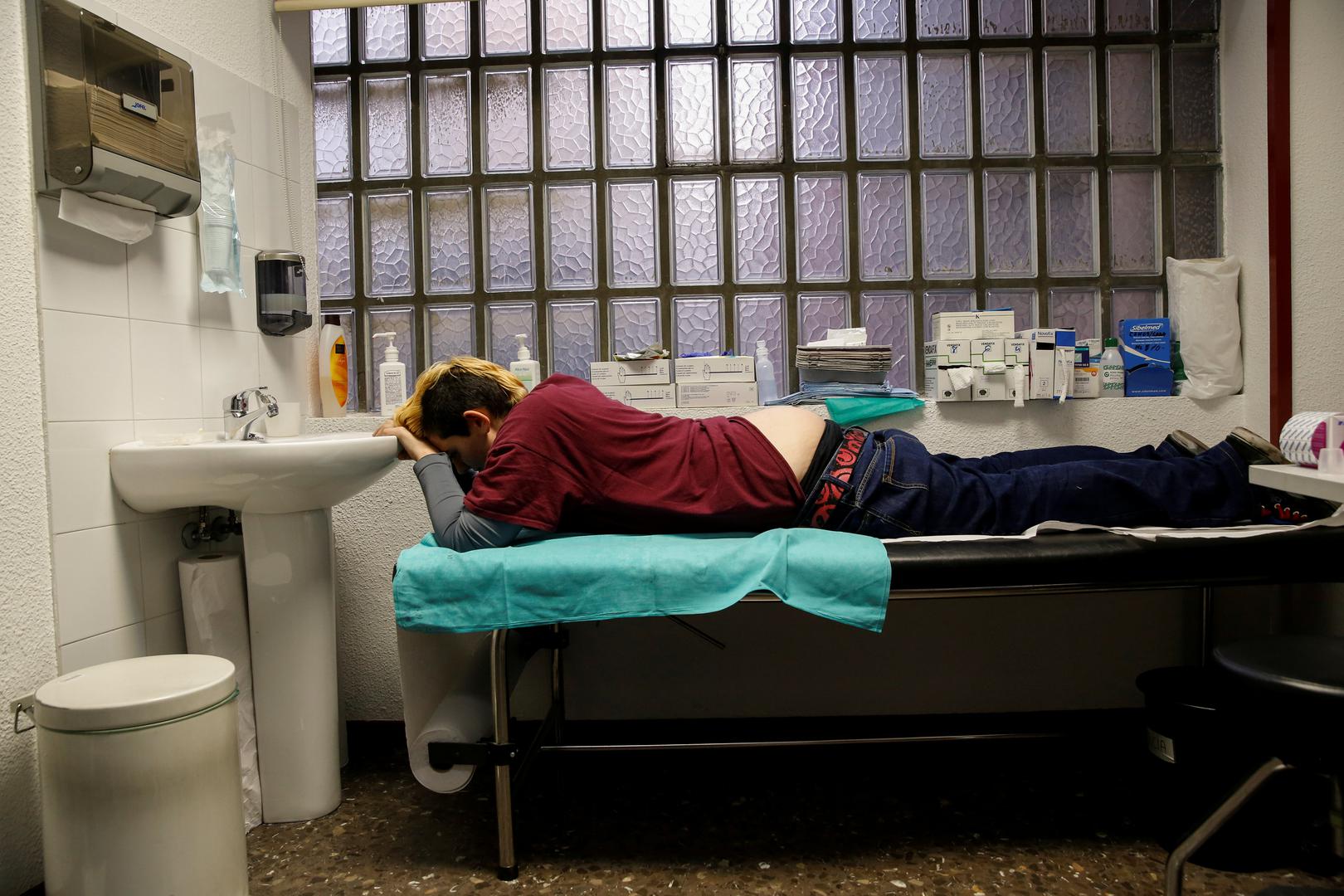 Imao je podršku obitelji i prijatelja te se podvrgnuo operacijama i hormonskom liječenju. Promijenio je ime i sve identifikacijske dokumente kako bi mogao biti ono što uistinu osjeća. 