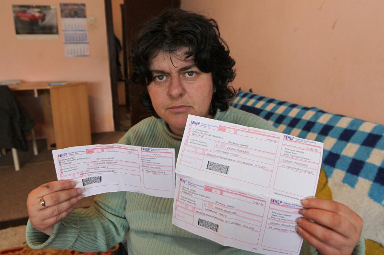 \'17.05.2011., Koprivnica - Za VL Podravinu i Bilogoru - Ibame Mahmuti zivi sa dvoje djece sa posebnim potrebama i suprugom u selu Drnje pored Koprivnice u trosnom stanu. Mjesecno imaju oko 750 kuna z