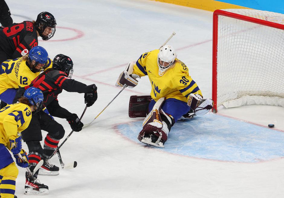 Ice Hockey - Women's Play-offs Quarterfinals - Canada v Sweden