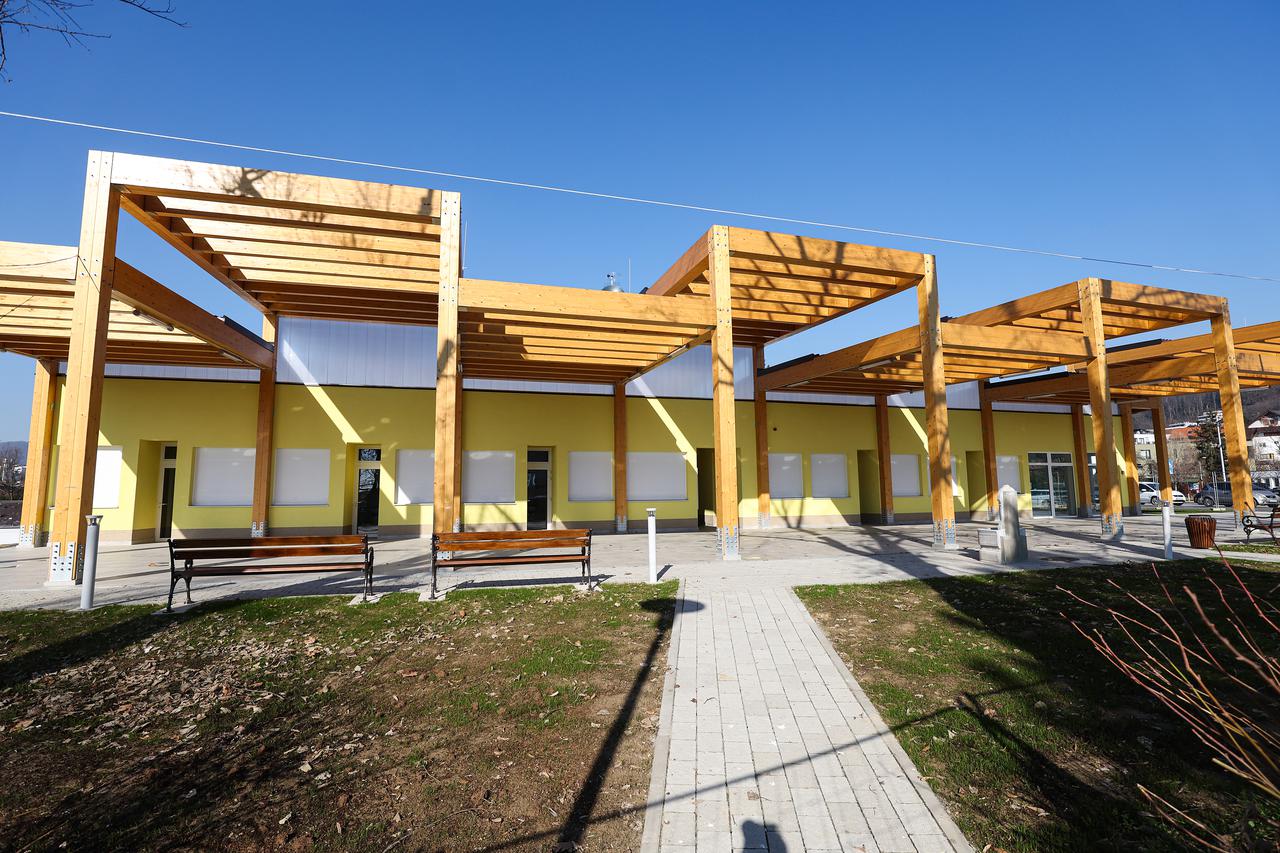 Zagreb: Nova tržnica Vrapče