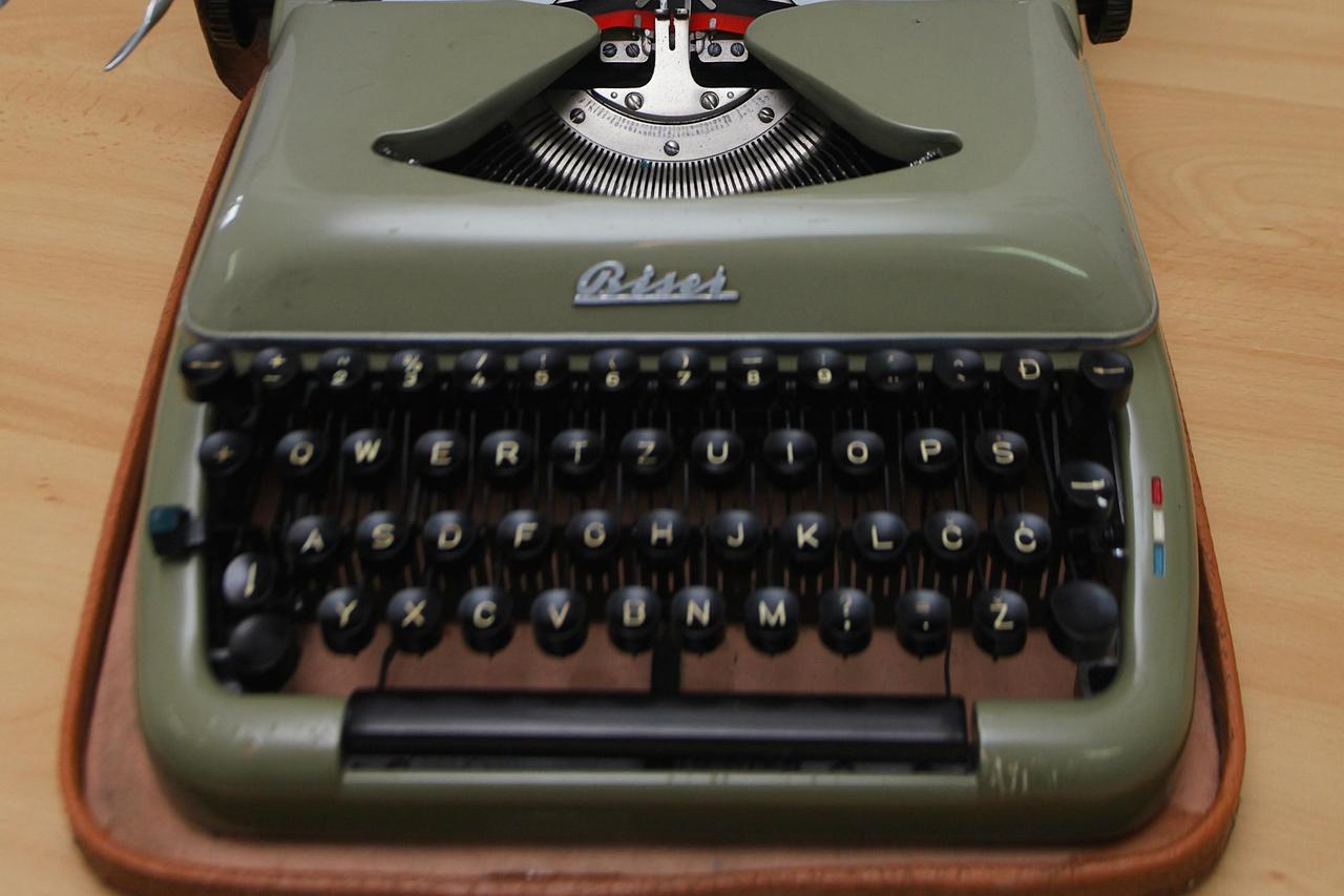 pisaća mašina
