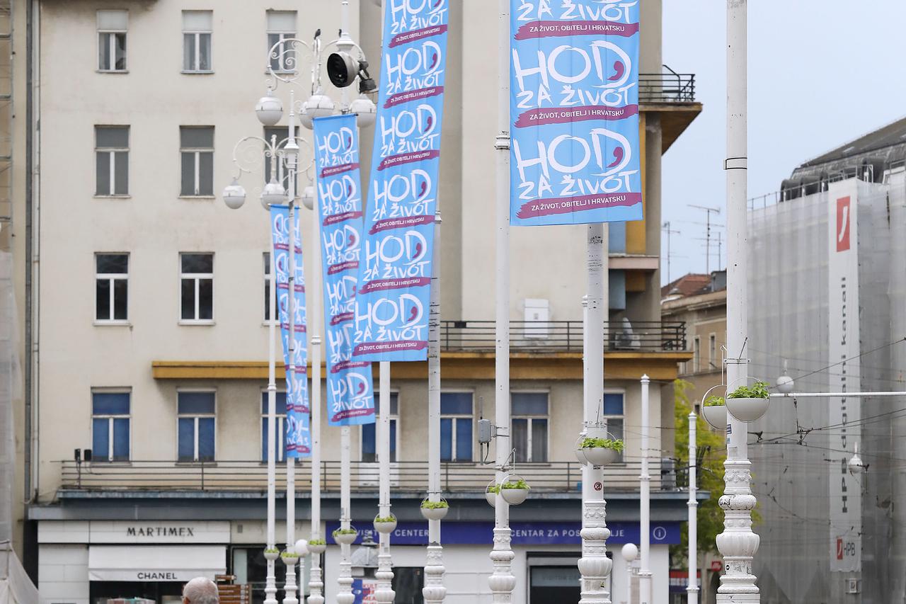 Po Zagrebu postavljene zastave koje najavljuju Hod za život