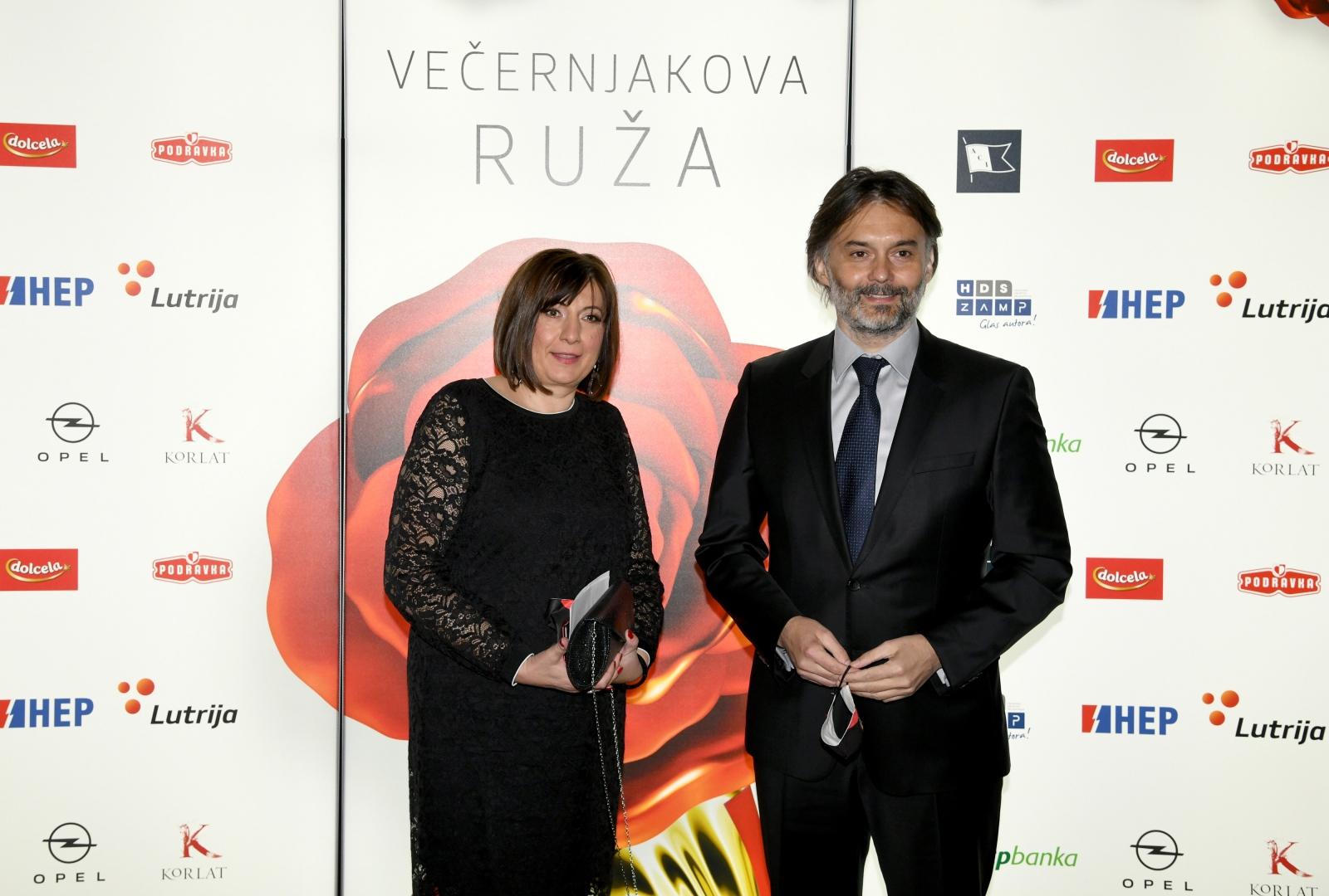 20.03.2021., Zagreb - Dolazak uzvanika na svecanu dodjelu Vecernjakove ruze u Hrvatskom narodnom kazalistu. Photo: Josip Regovic/PIXSELL