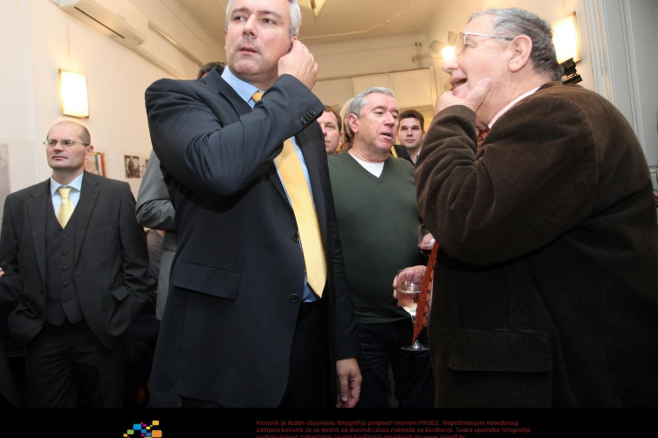 \'04.12.2011., Trg N. S. Zrinskog 17, Zagreb - Cekanje rezultata parlamentarnih izbora u izbornom stozeru HSLS-a. Darinko Kosor. Photo: Igor Kralj/PIXSELL\'