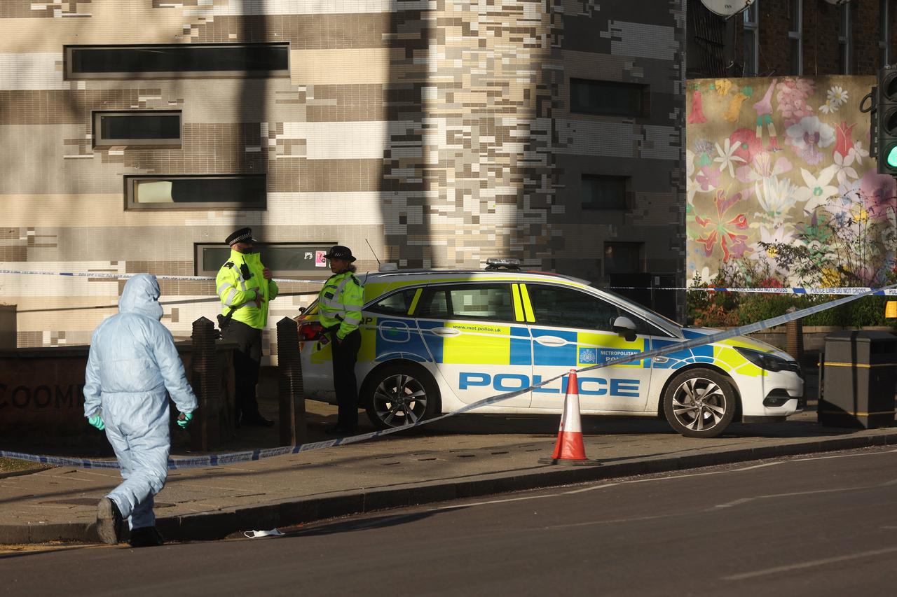 London policija ilustracija