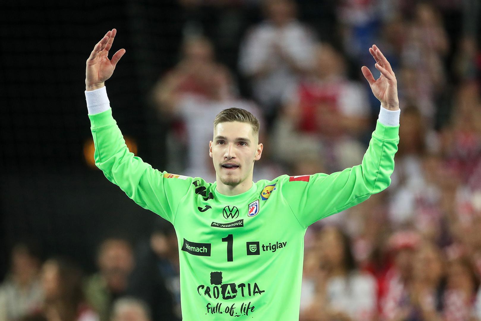 Sljedeći je vratar Dominik Kuzmanović, jedan od najvećih heroja hrvatske reprezentacije na putu do finala Svjetskog prvenstva.