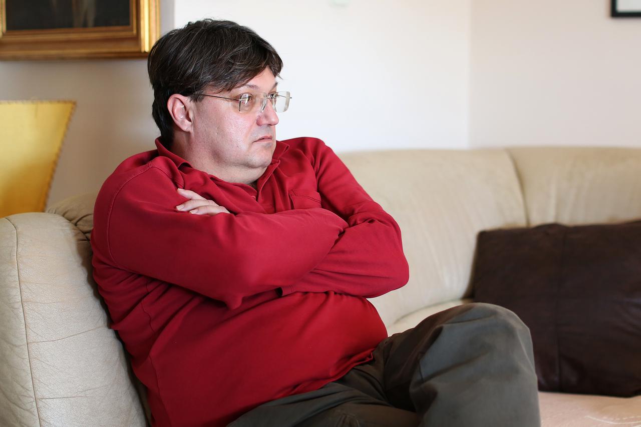 Dr. Kolak kaže da je u dokumentaciji trudnice (desno) koju je dobio od prethodne smjene pisalo da pacijentica nije imala tegoba opasnih za porođaj