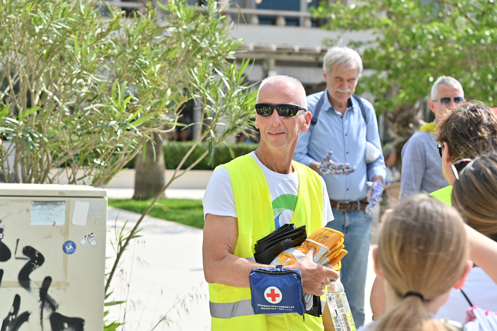 27.04.2025., Makarska - Udruga Uzor Osejava Makarska ukljucila se u akciju Rezolucija Zemlja u organizaciji Vecernjeg lista ciscenjem park sume Osejava. Photo: Matko Begovic/PIXSELL