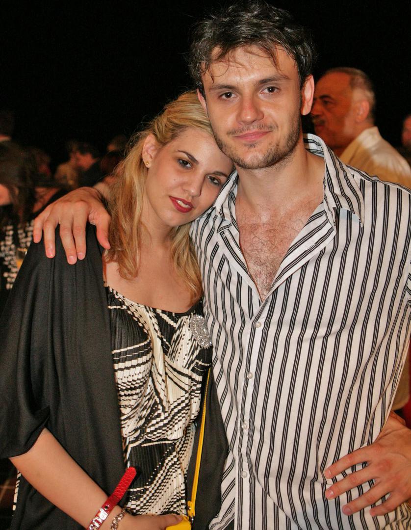 Navikla sam razmišljati izvan okvira i smišljati kreativna rješenja koja odgovaraju jedinstvenim potrebama mojih klijenata, bez obzira na proračun s kojim rade. Prirodni sam pregovarač - jednom sam uspjela unajmiti lokaciju za snimanje koja se inače iznajmljivala za 50 tisuća dolara po danu, za 500 dolara i uspjela sam da obje strane u ovoj priči pri tome budu zadovoljne - piše u biografiji Petre Sanader na ovoj stranici.