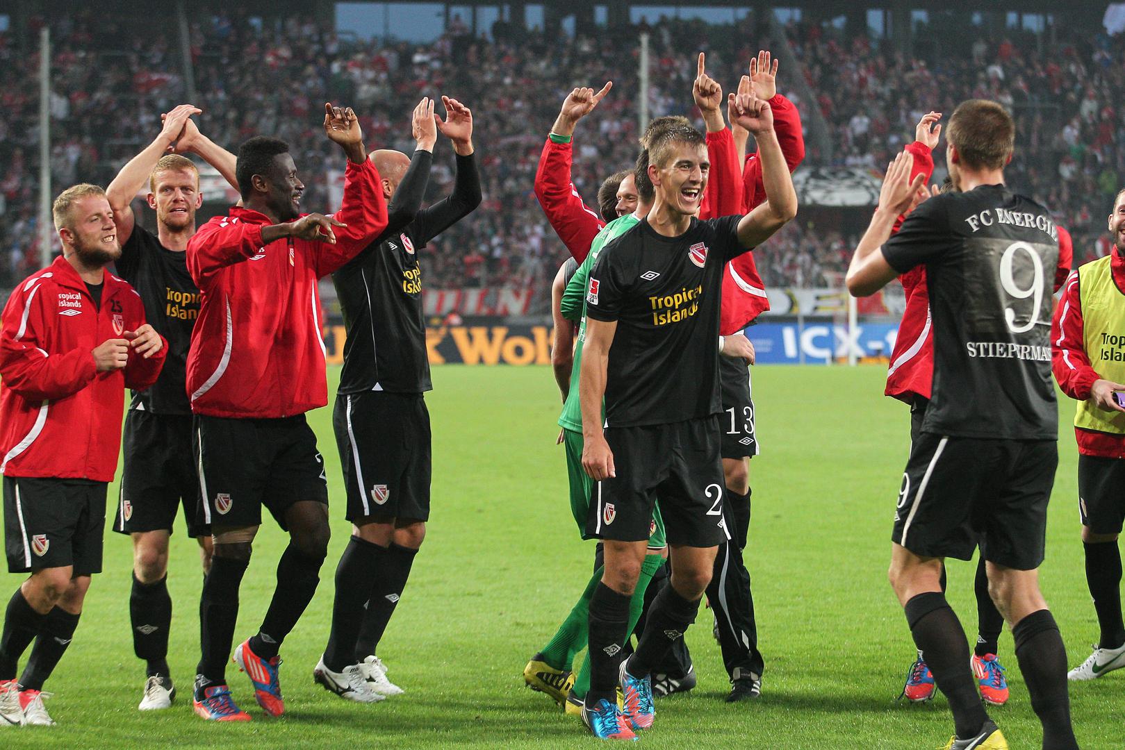 Fenin je tri mjeseca proveo u klinici za odvikavanje od alkohola, ali nije se odviknuo. Njegovi prijatelji, nekoć i suigrači iz reprezentacije, Milan Baroš i Tomas Ujfaluši pokušali su mu pomoći.  "Da, opet pijem. Svaki dan. Otkako sam napustio kliniku, ne trijeznim se", rekao je Fenin u razgovoru za Bild, dodavši: "Cijeli dan gledam YouTube i pijem Jeger kako bih se izborio s tugom".