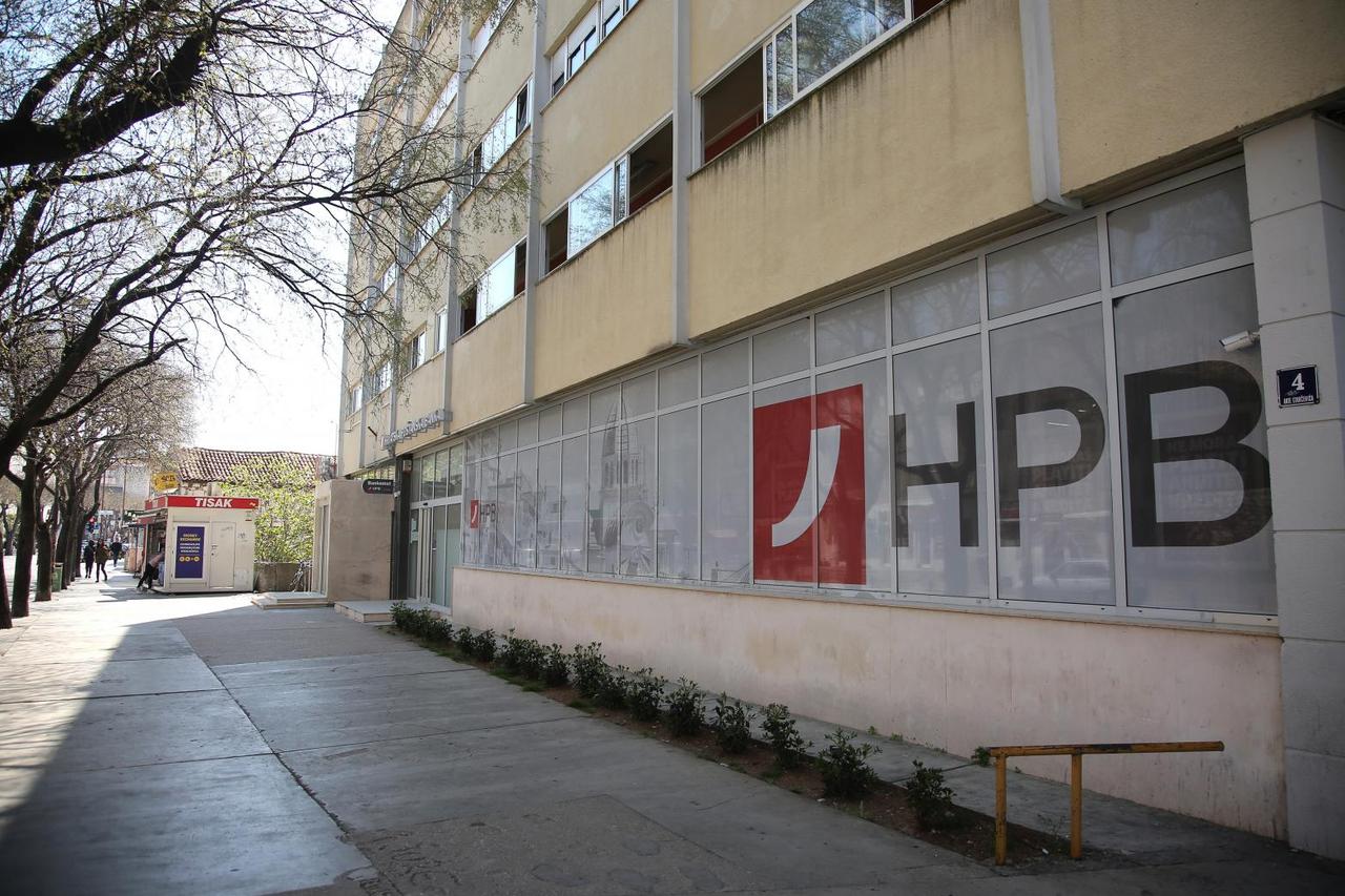 U poslovnice banaka zabranjen je ulazak s maskama na licu