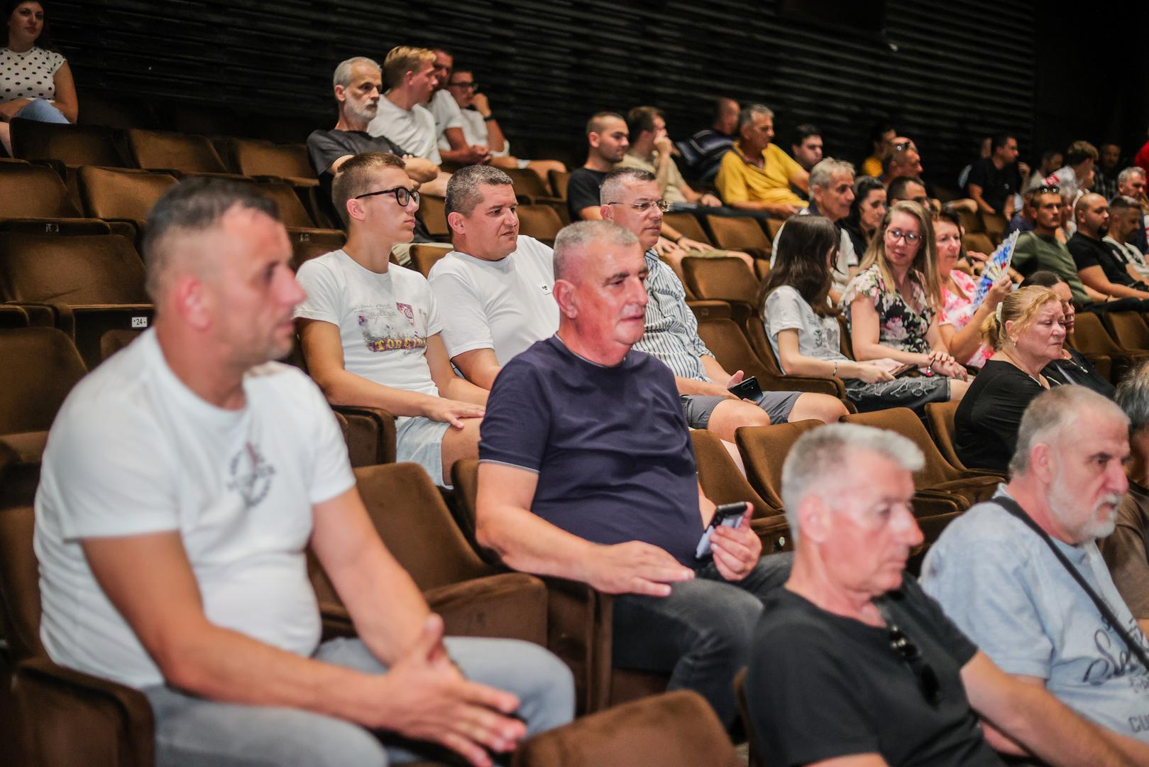 U publici su bila i brojna poznata lica, poput gradonačelnika Sinja Mire Bulja i našeg poznatog redatelja Jakova Sedlara. 