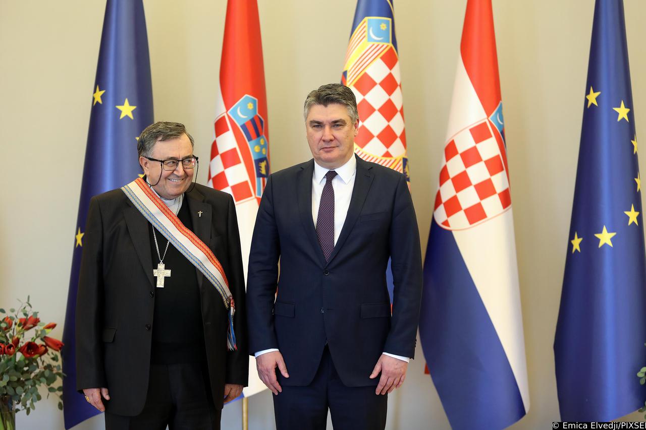 Zagreb: Predsjednik Milanović odlikovao kardinala Puljića Veleredom kralja Dmitra Zvonimira