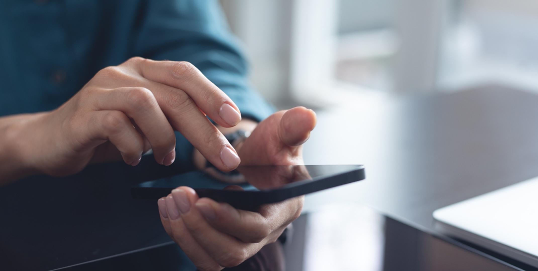 Preispitajte sve pretplate koje automatski plaćate: Streaming servisi, aplikacije, dodatni prostor za pohranu, članarine i razne digitalne usluge pojedinačno možda koštaju samo nekoliko eura. Problem nastaje kada ih se nakupi desetak, a neke koristimo jednom mjesečno ili ih uopće više ne otvaramo. Pregledajte bankovni izvod i otkažite sve pretplate bez kojih možete. Ukupna godišnja ušteda mogla bi vas iznenaditi.