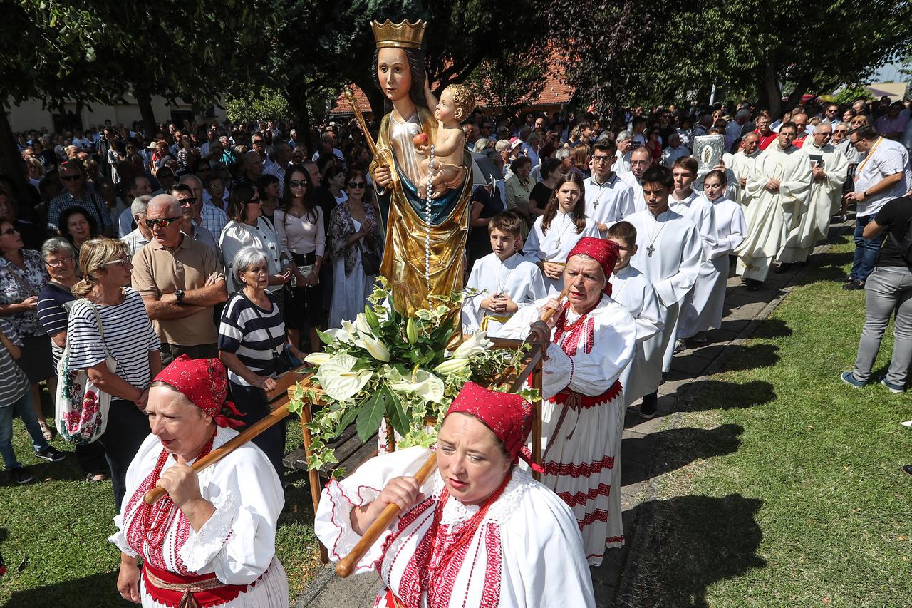 Zagreb: Vjernici u Stenjevcu proslavili blagdan Velike Gospe
