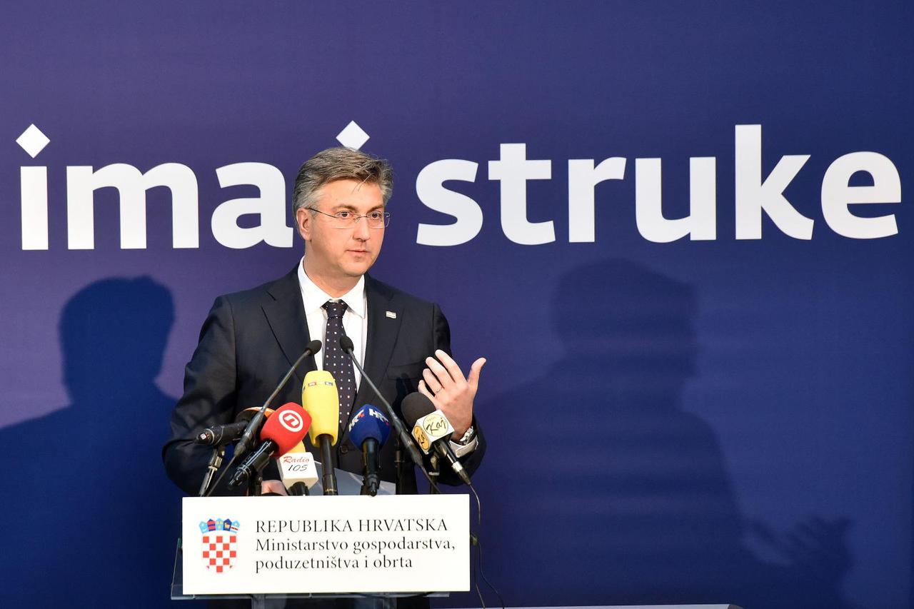 Andrej Plenković na dodjeli stipendija učenicima strukovnih škola