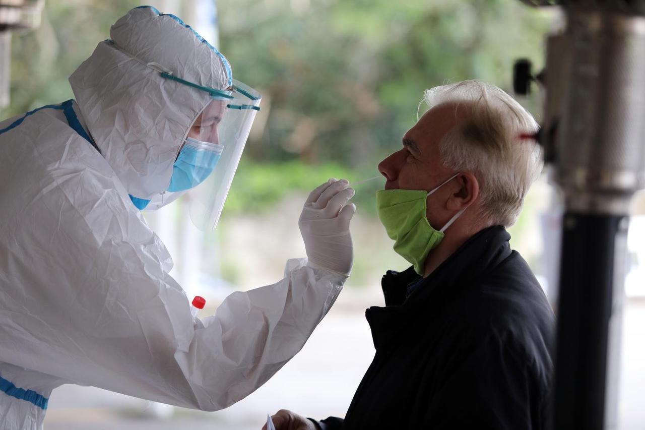 BRZO TESTIRANJE antigenskim testom moguće je sada obaviti i kod kuće, ali konačnu dijagnozu mora ipak dati liječnik