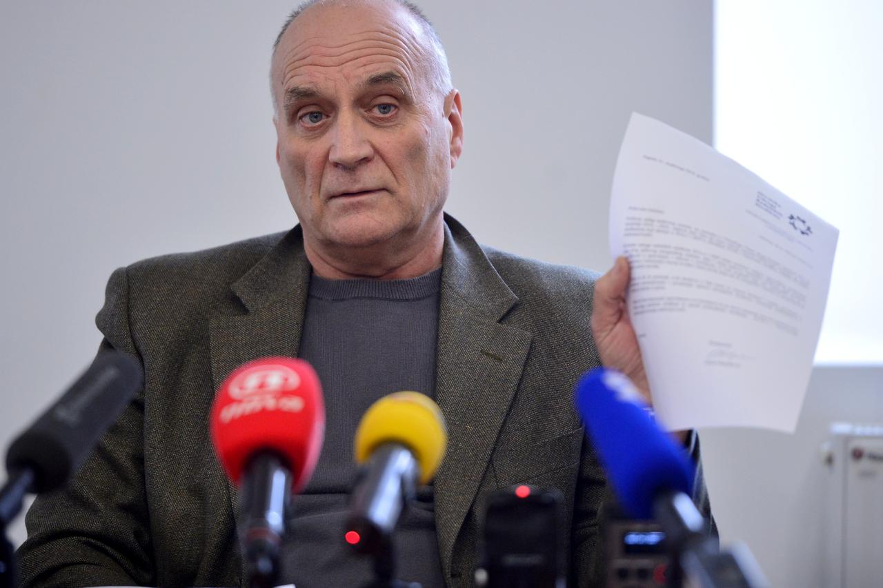 21.01.2017., Zagreb - Konferencija za medije Hrvatske udruge radnickih sindikata (HURS) o stavu Hrvatske udruge radnickih sindikata, INAS-a - Sindikata naftne djelatnosti i Nezavisnog sindikata Hrvatske elektroprivrede o najavljenoj privatizaciji HEP-a ra