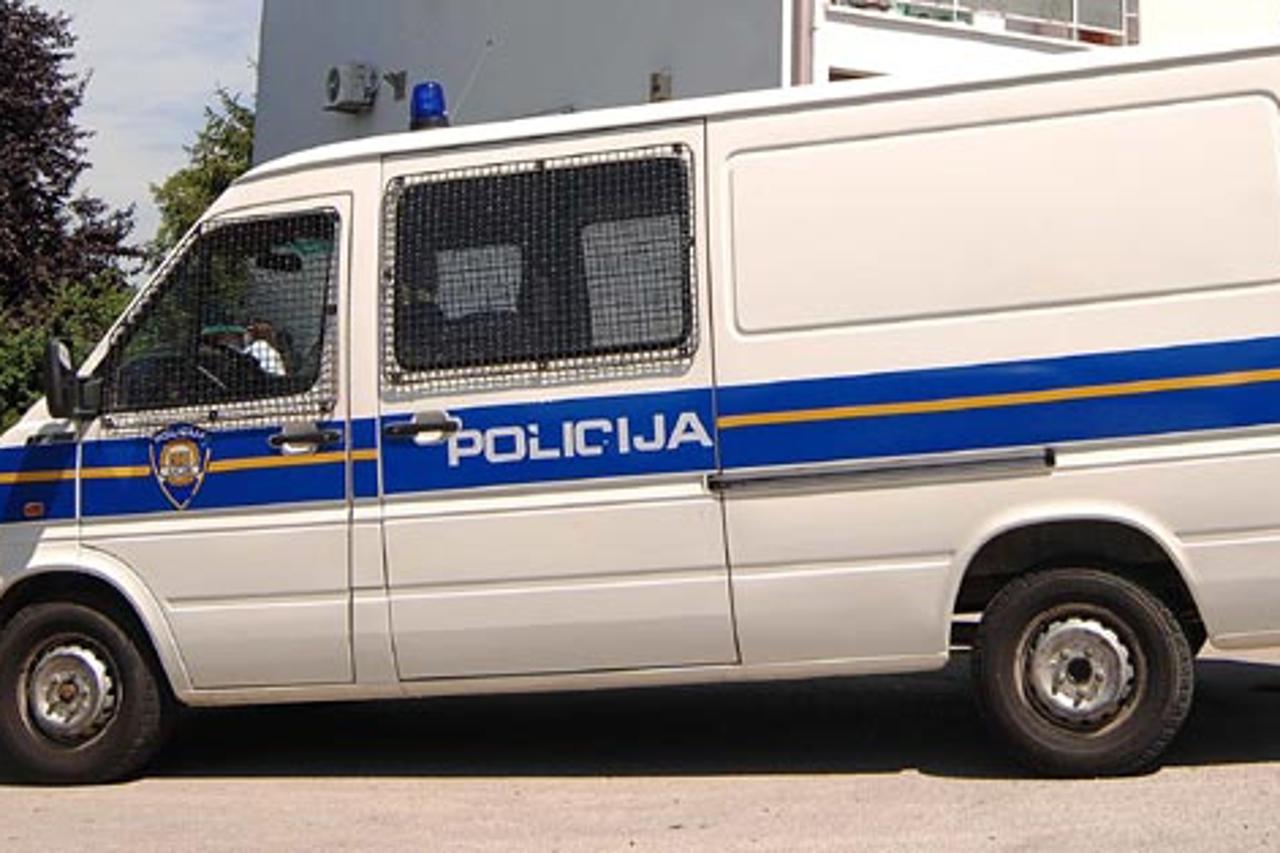 policija