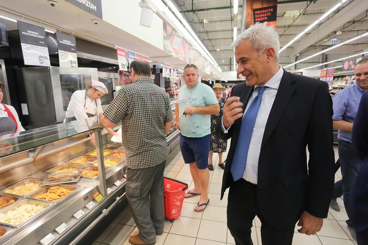 Vladin povjerenik za Agrokor Ante Ramljak u obilasku Konzuma