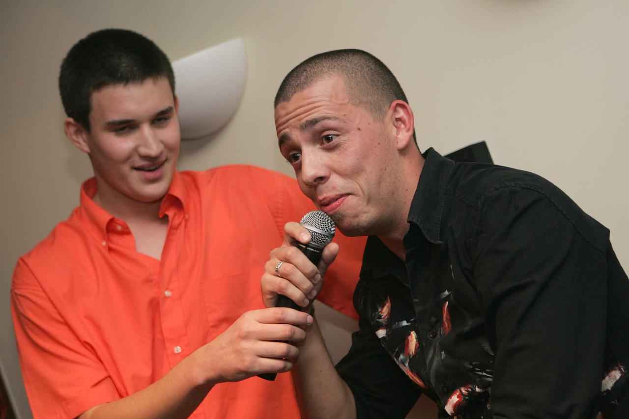 ARHIVA - Split: Andrea Šušnjara zapjevala na večeri stand up komedije Željka Pervana