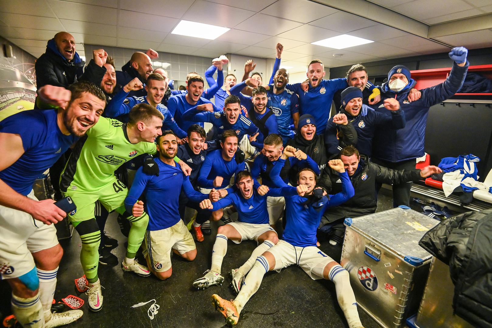 Nogometaši Dinama osigurali su "europsko proljeće" nakon što su u susretu 5. kola K skupine Europske lige u Rotterdamu pobijedili Feyenoord sa 2-0 i kolo prije kraja natjecanja po skupinama potvrdili prvo mjesto.