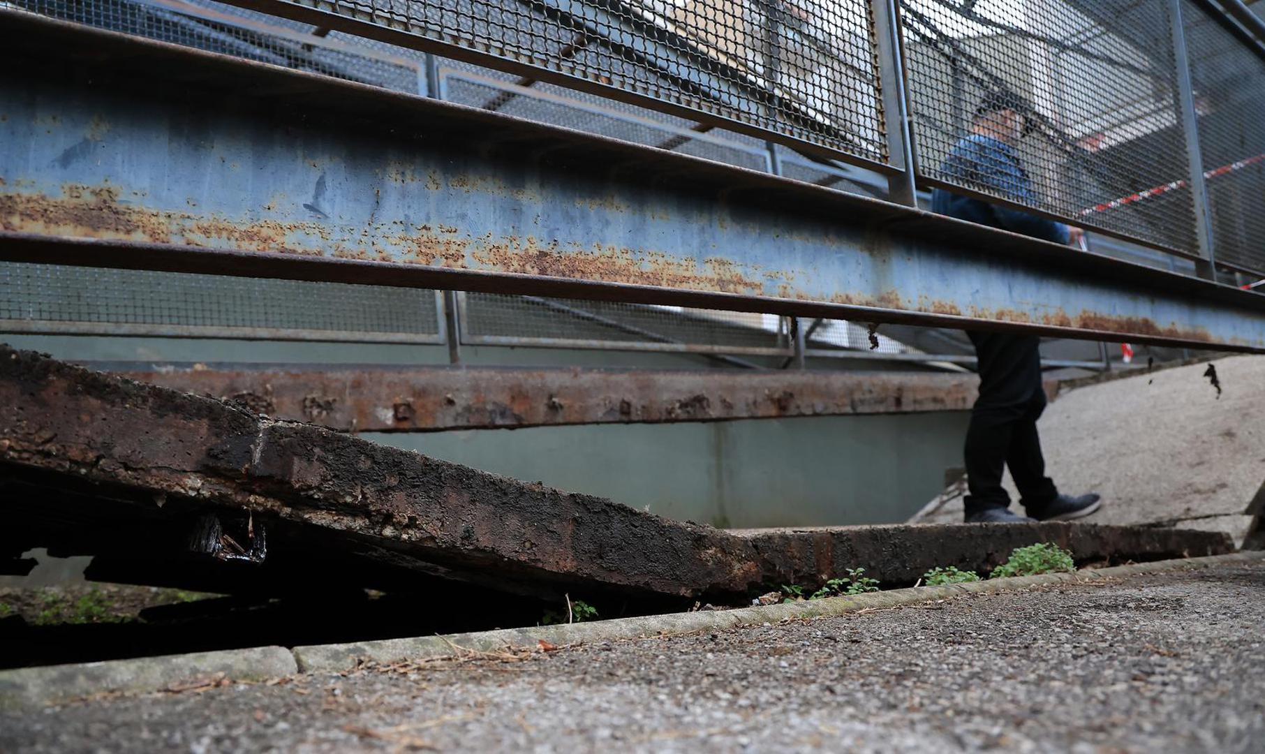 U Dječjem vrtiću Vedri dan u Šubićevoj ulici došlo je do urušavanja prilazne rampe prema ulazu u objekt, pri čemu su ozlijeđeni otac i dječak.