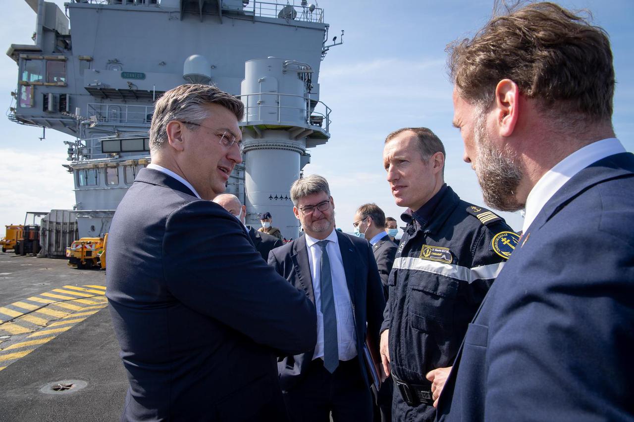 Andrej Plenković obišao francuski nosač aviona Charles de Gaulle