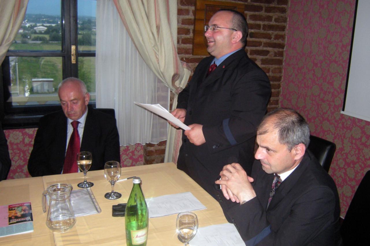 '                               '