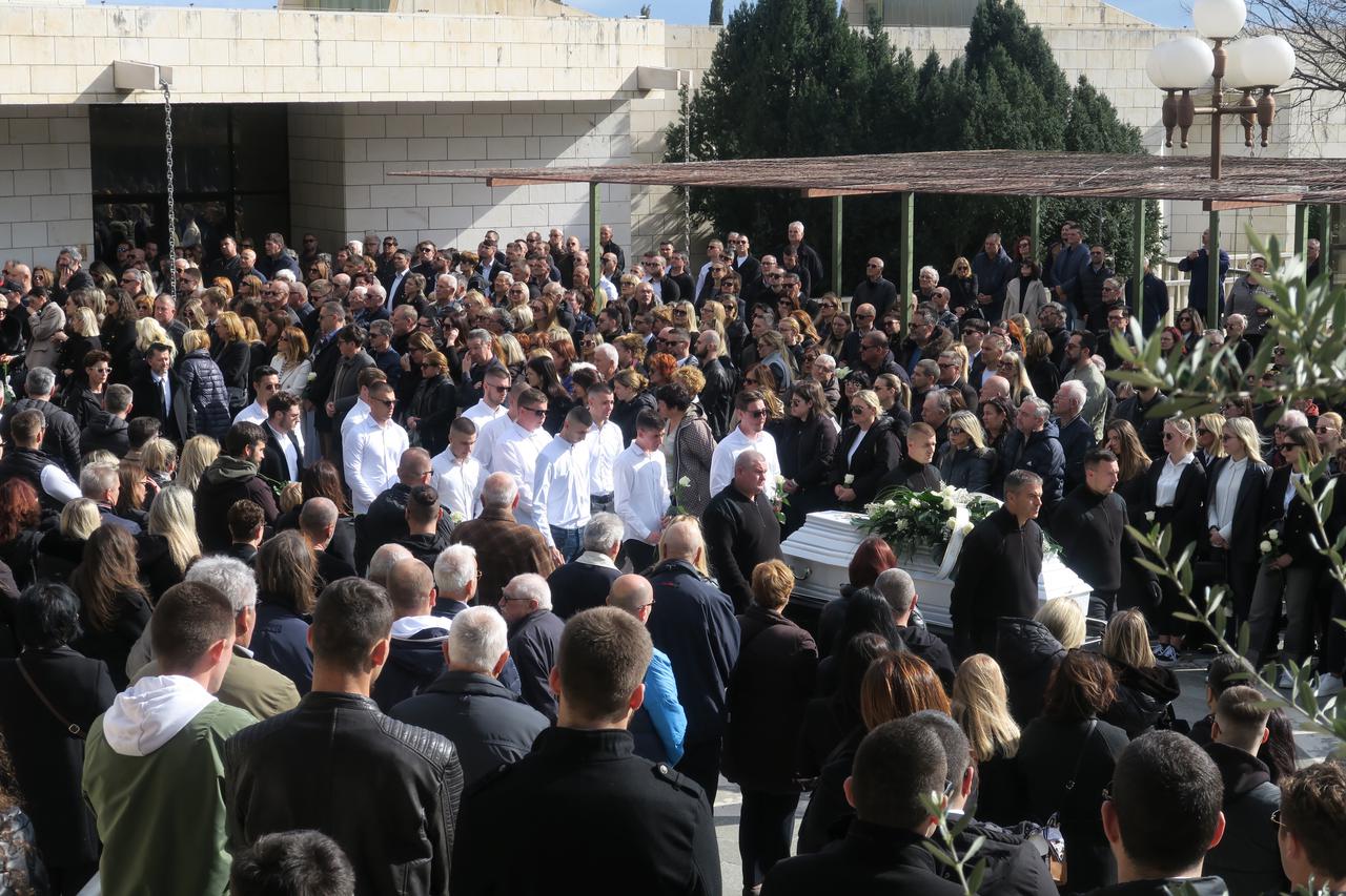 Split: Brojni sugrađani ispratili Luku Bančića na posljednji počinak