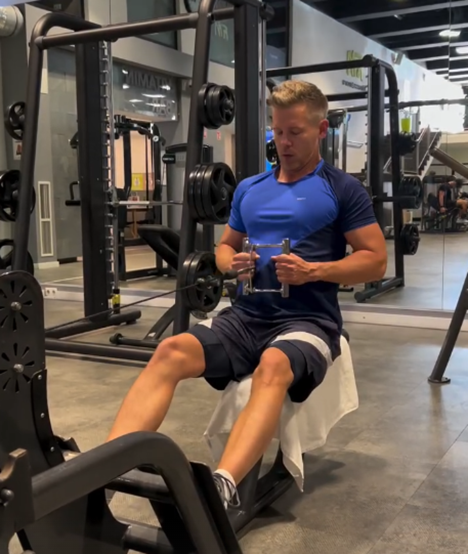 Usporedno s političkim uspjehom Petera Magyara i na društvenim mrežama razvila se neočekivana dimenzija njegove popularnosti. 