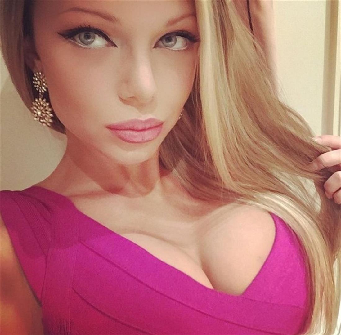 Ruska starleta Luisa Kremleva, koja u španjolskoj gradi karijeru u reality programima, mladog nogometaša optužila je za seksualni napad koji se navodno dogodio na stražnjem sjedalu njegova automobila.