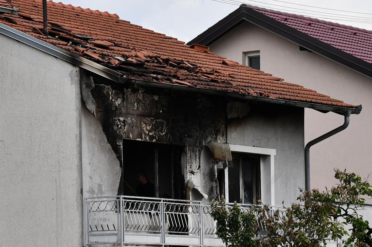 Slavonski Brod: Izbio požar u obiteljskoj kući