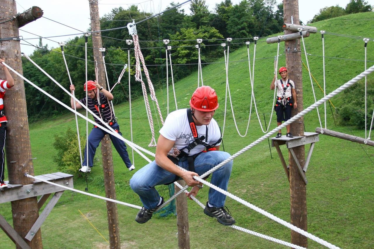 Adrenalinski park