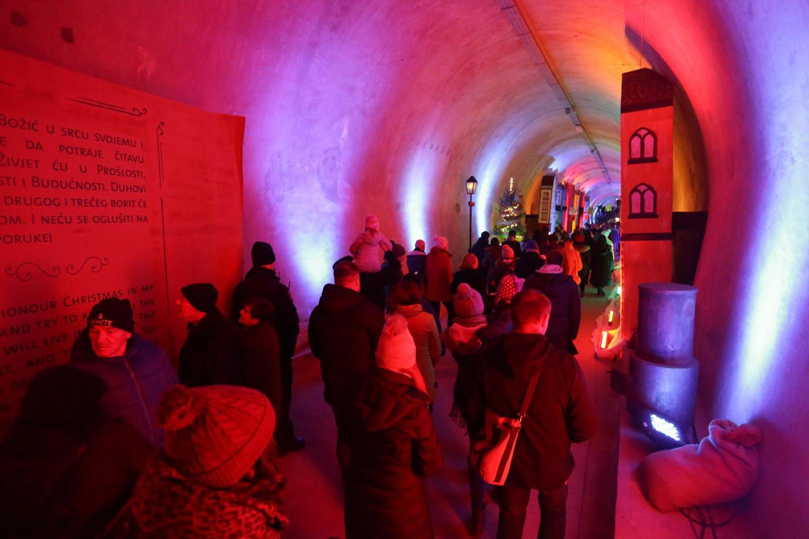 Tunel Grič nalazi se u samom središtu Zagreba te spaja Mesničku i Radićevu ulicu, a ima i nekoliko odvojaka prema Ilici i Tomićevoj ulici.