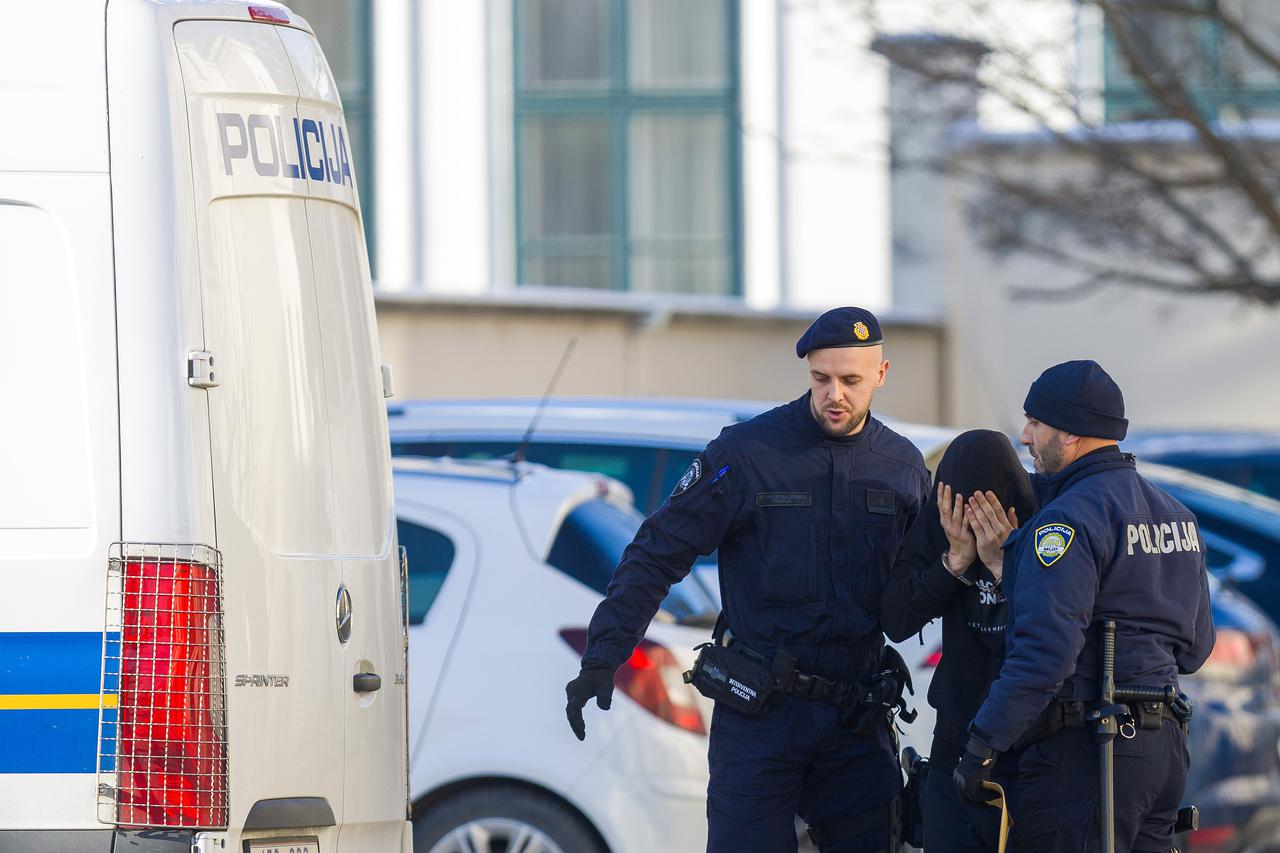 Vukovar: Privođenje Općinskom državnom odvjetništvu osumnjičenih za napad na maloljetnike