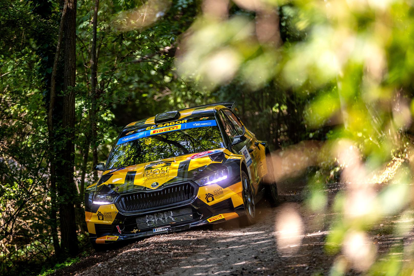 Nakon kvalifikacija, Martin Vlček je proglašen prvim Master ERC prvakom. Posade sada čekaju večerašnji Ceremonijalni start (18:50) ispred sjedišta INA-e u Zagrebu, kojem prethodi druženje s vozačima u sklopu programa Meet the Crews (17:50).