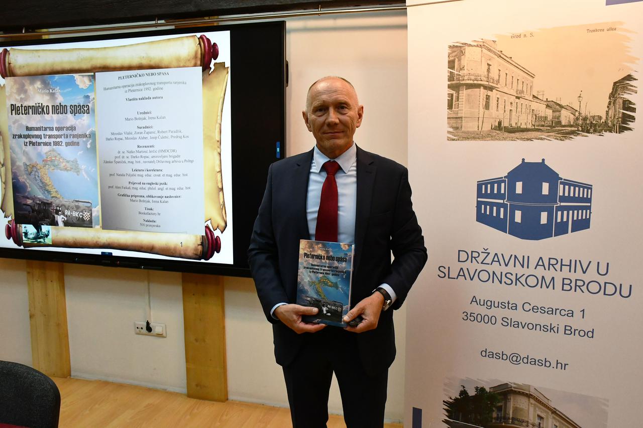 Slavonski Brod: Predstavljanje knjige Marija Kalana "Pleterničko nebo spasa"