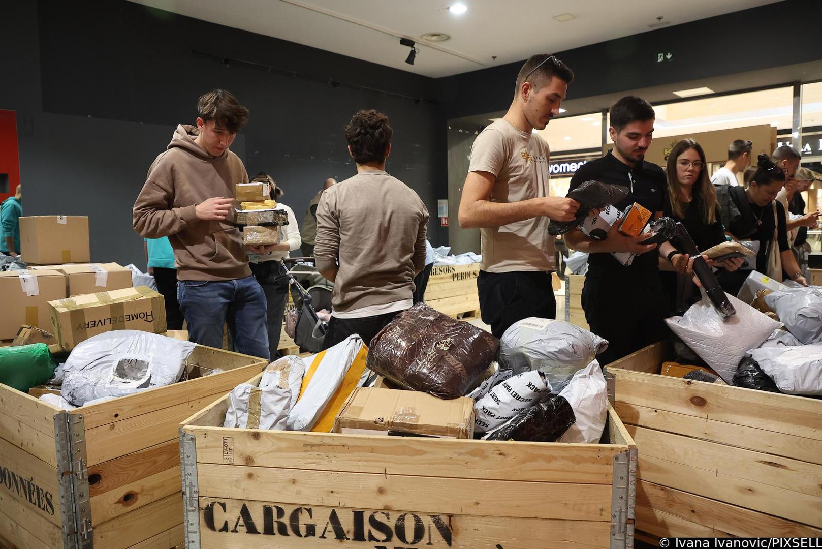 Nakon što su se u Zagrebu stvorili dugi redovi, ista se atrakcija preselila u Split, u trgovački centar City Center One. 