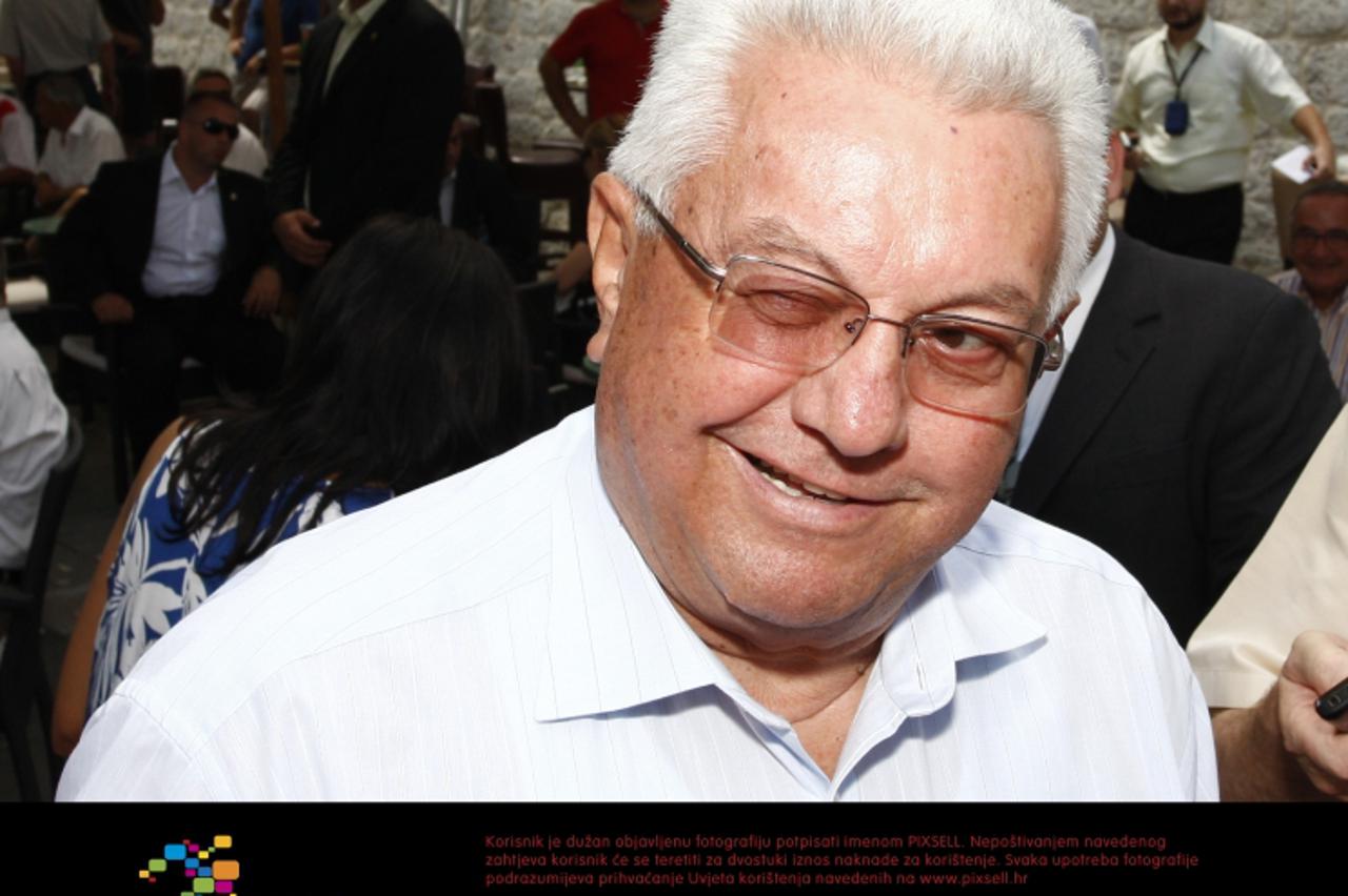 '07.08.2011., Sinj - Na zavrsnu utrku  296. Sinjske alke stigao je cijeli drzavni vrh. Prije primanja u Alkarskim dvorima politicari su prisustvovali tradicionalnoj zavjetnoj misi,a nakon mise su pros