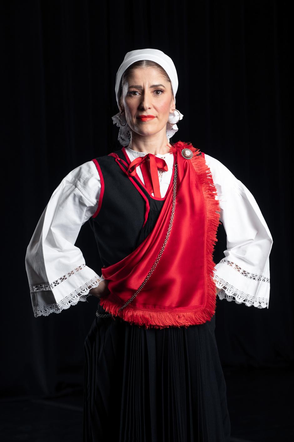 Prvaci i koncertni majstori Ansambla LADO