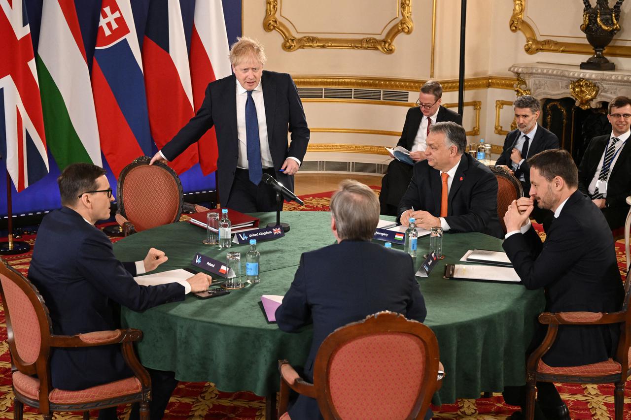 storyeditor/2022-03-28/2022-03-08T153342Z_189471373_RC2BYS9BVDJ2_RTRMADP_3_UKRAINE-CRISIS-BRITAIN-V4.JPG