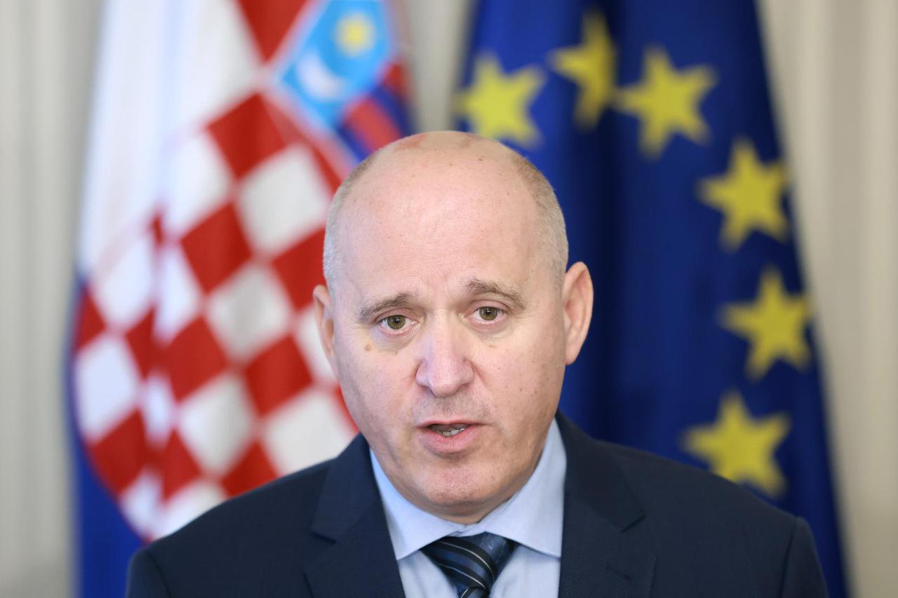 Zagreb: Branko Bačić obratio se medijima nakon sastanka koalicije
