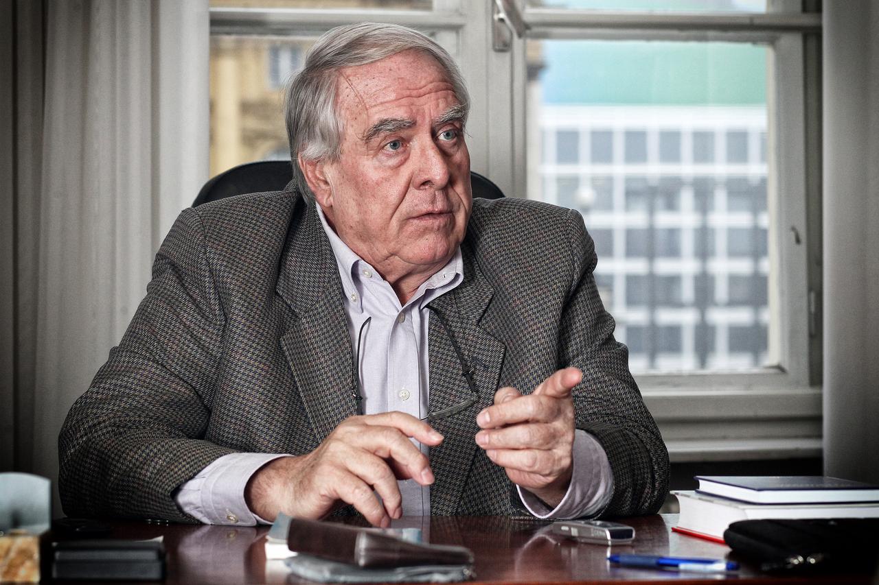 08.12.2015.- Zagreb-Profesor na Pravnom fakultetu i strucnjak za ustavno pravo prof. dr. sc. Branko Smerdel.