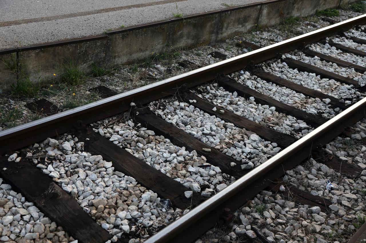 Počeo je pilot-projekt besplatnog javnog željeznickog prijevoza djece i učenika